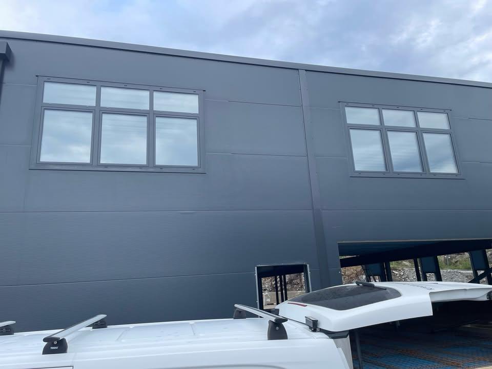 Bilder fra Float Glass sitt innlegg